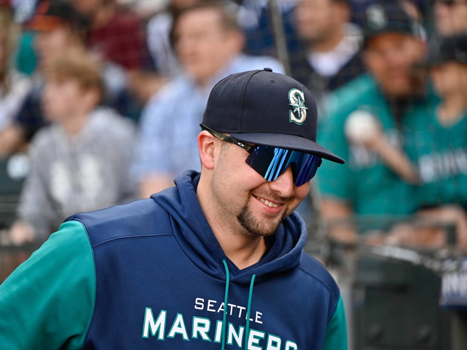 Mariners catcher Cal Raleigh visits school kids from viral Big Dumper  video 