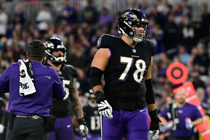 Alejandro Villanueva, OT, Ravens