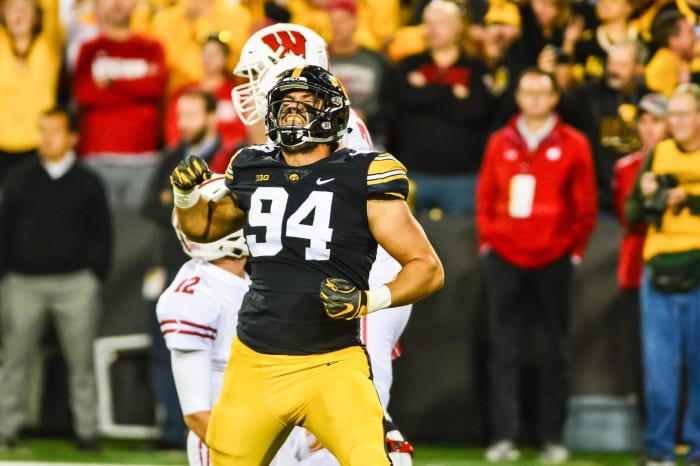 19-Iowa: A.J. Epenesa