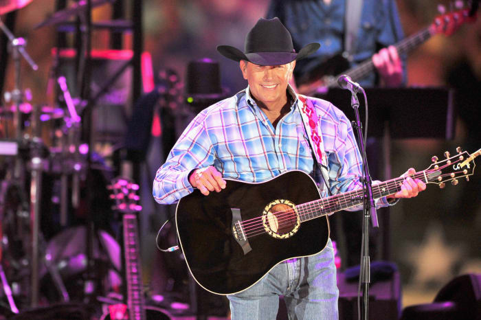 2012: George Strait retires from touring