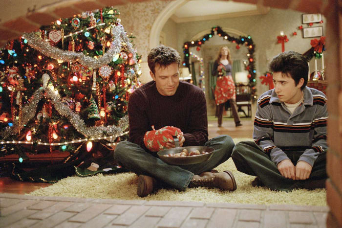 “Surviving Christmas” (2004)