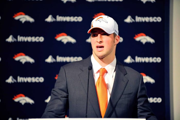 2010: Broncos draft Tim Tebow