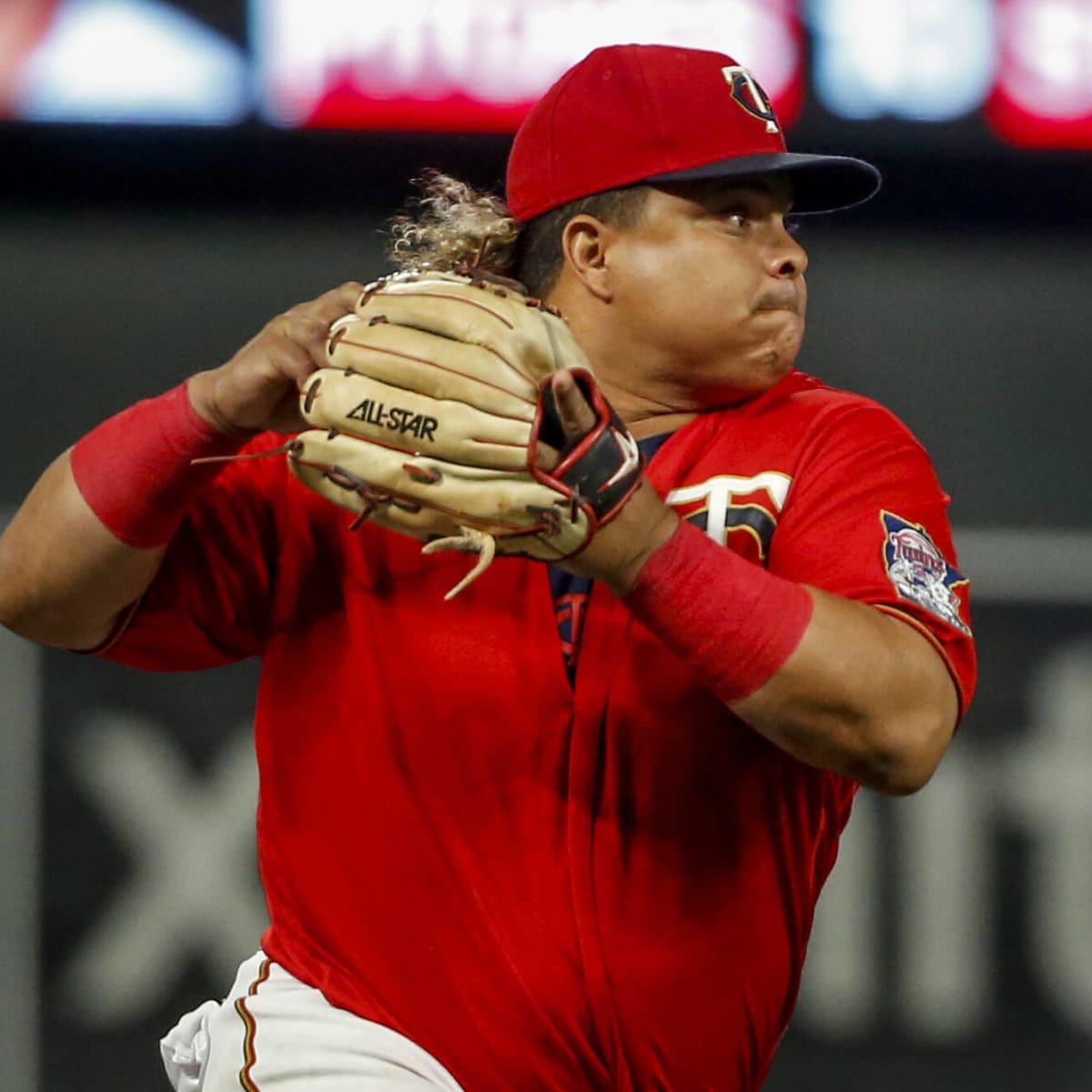 MLB fan favorite Willians Astudillo lands contract with Japanese