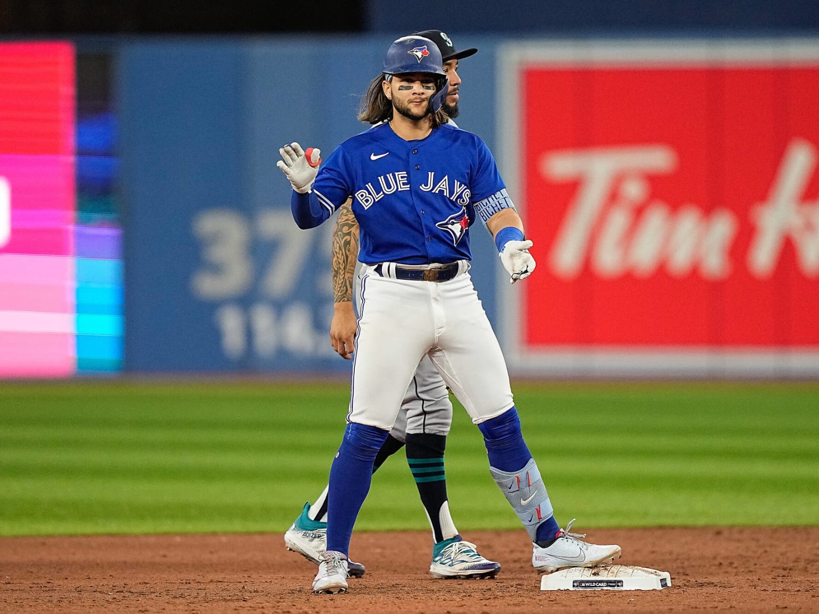 Bichette's deal with Jays includes big MVP bonus