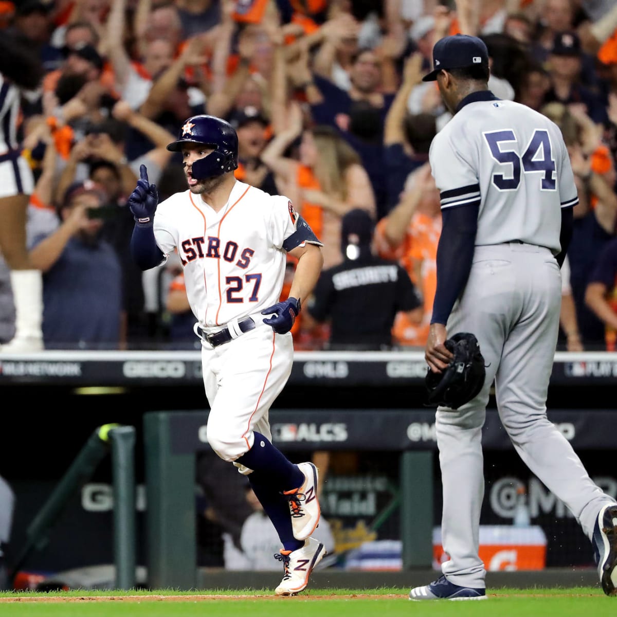 Jose Altuve interview, jersey coverup sparks electronic buzzer speculation