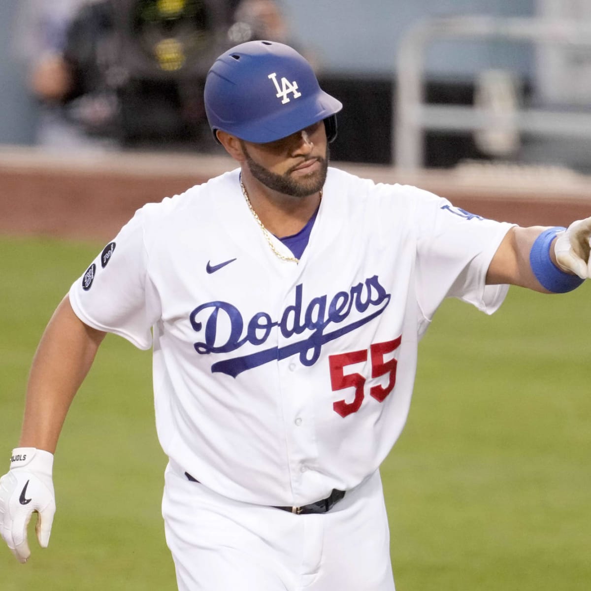 Tío Albert Pujols homers in the 1st to make it 2-0 #Dodgers!