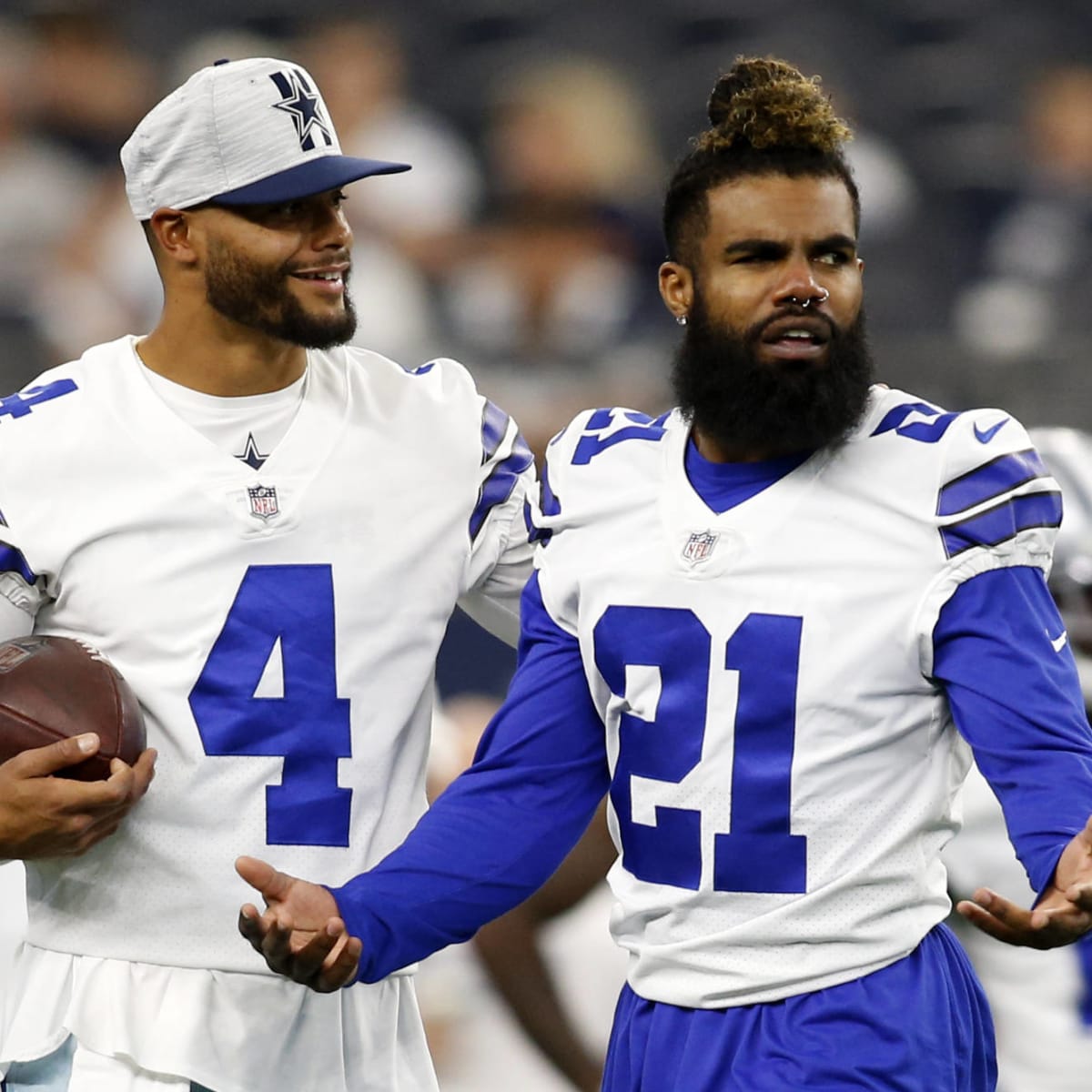 Record-Breaking Rookies Dak Prescott, Ezekiel Elliott Get Jerseys into Hall  of Fame ✭ Inside The Star