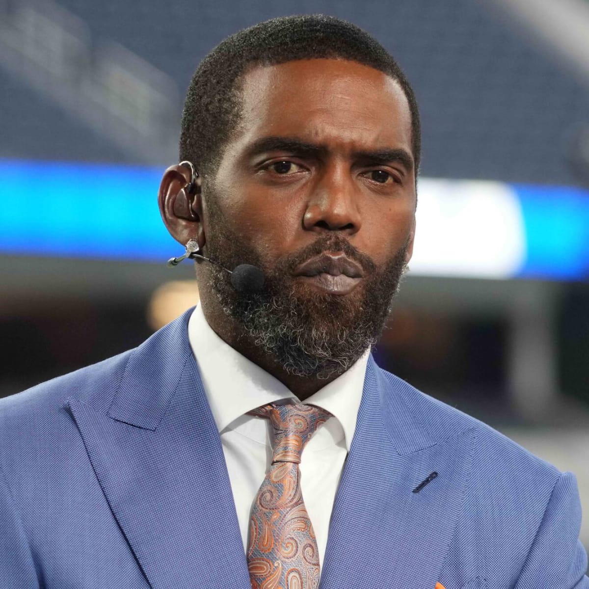 Modern Notoriety on X: Hall of Fame WR @RandyMoss pulled up to MNF with  the LV drip. 🔥Check out all of the best fits in this week's NFL Style  Guide:   /