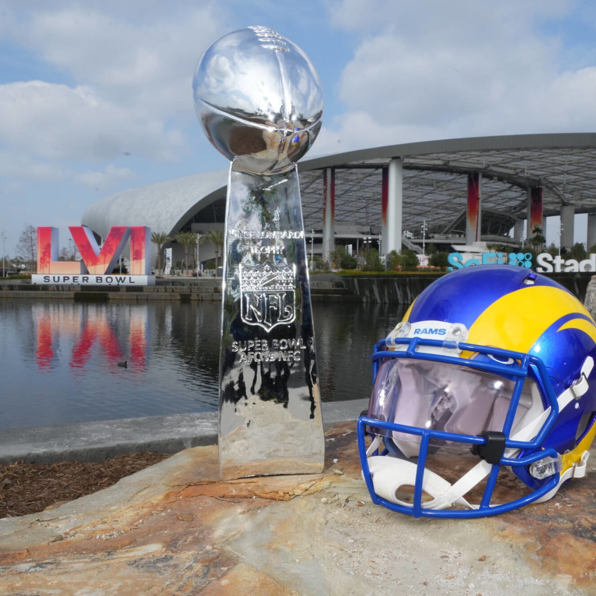 L.A. Rams Unveil Insane Super Bowl Rings Featuring Palm Trees & SoFi  Stadium Replica