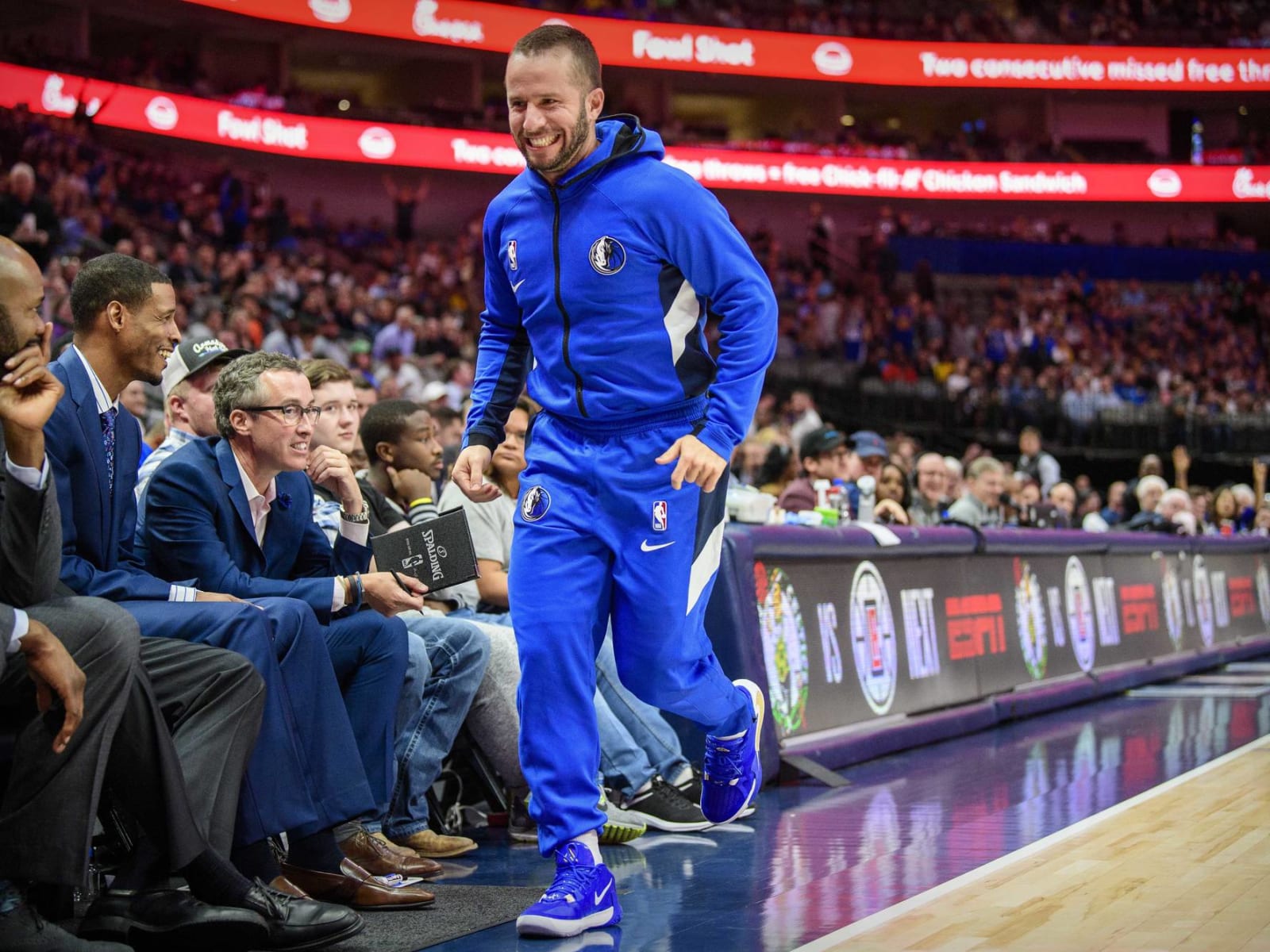 J.J. Barea wants to stay in Dallas, but choice may be hard - NBC Sports