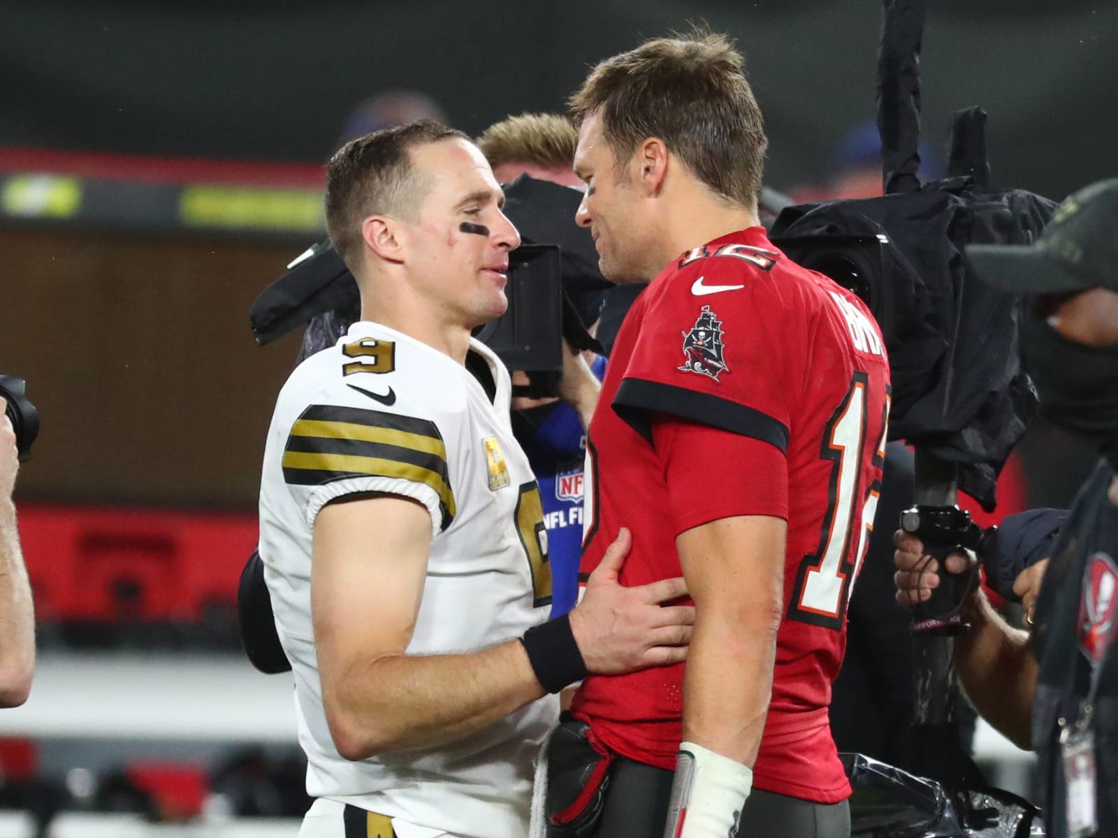 Brees and Brady joke about being the oldest QBs ahead of Sunday's playoff  game