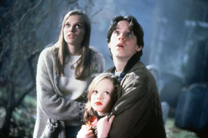 Max, Dani, and Allison from 'Hocus Pocus 2'