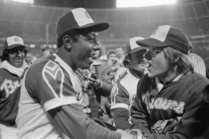 1973: Hank hammers his way to the home run crown