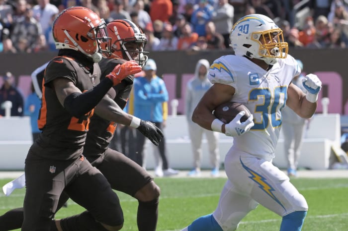 Austin Ekeler spree prompts Browns to add piece