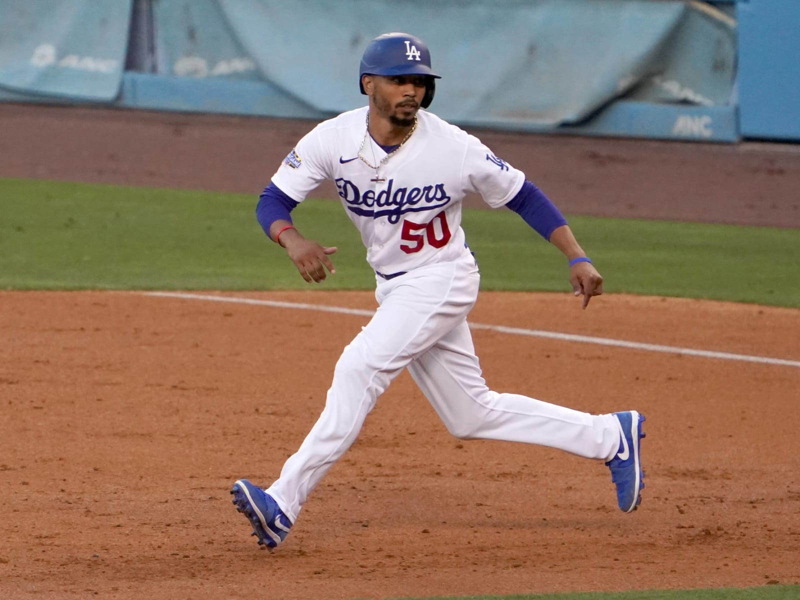 Betts will not receive all money from Dodgers until 2044