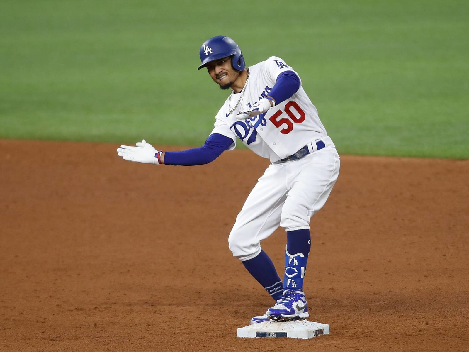 Mookie Betts talks Dodgers' war of words with Manny Machado