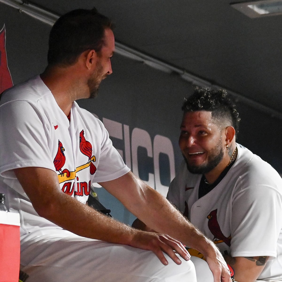 Adam Wainwright, Yadier Molina roasted by teammate