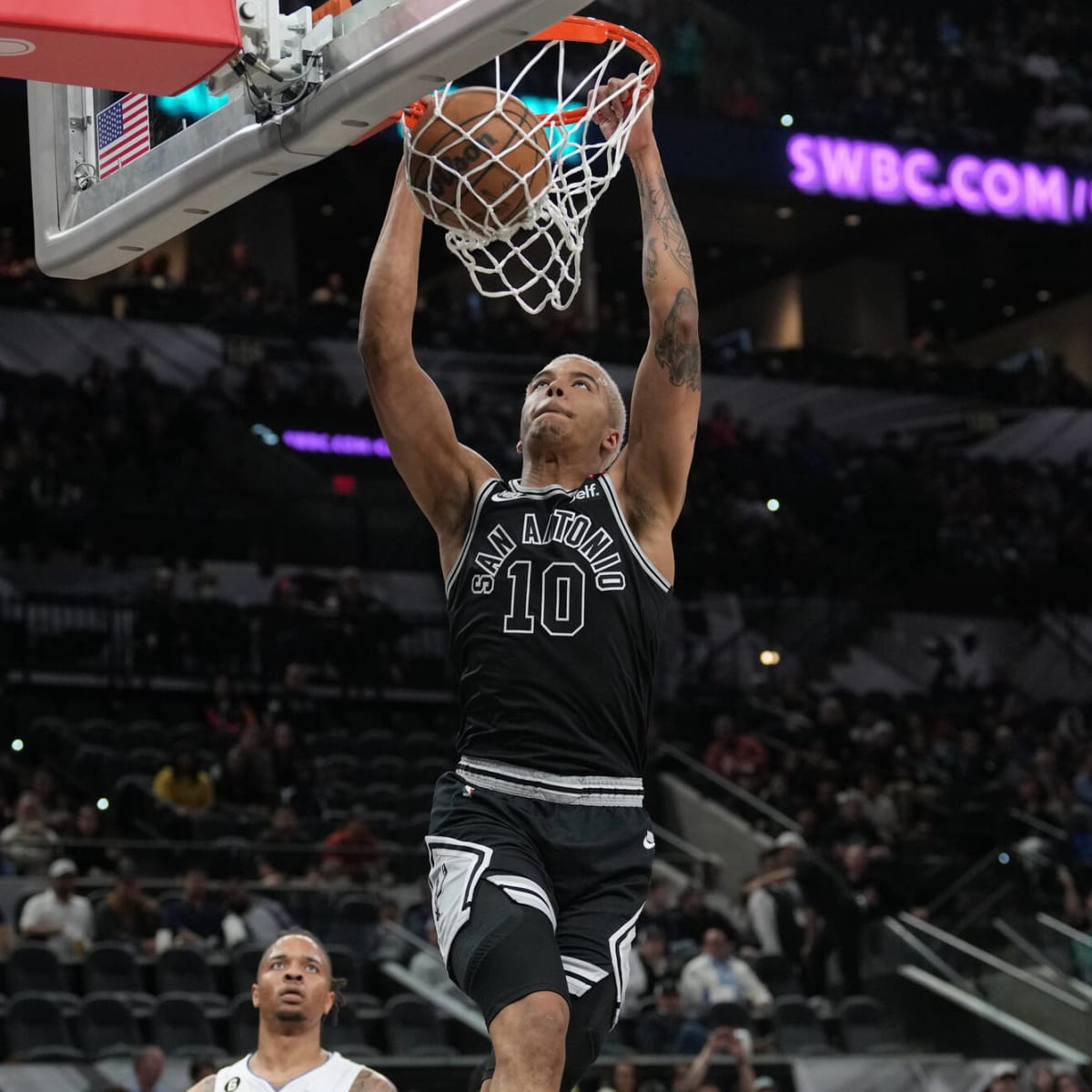 Jeremy Sochan of the San Antonio Spurs dunks during the first half