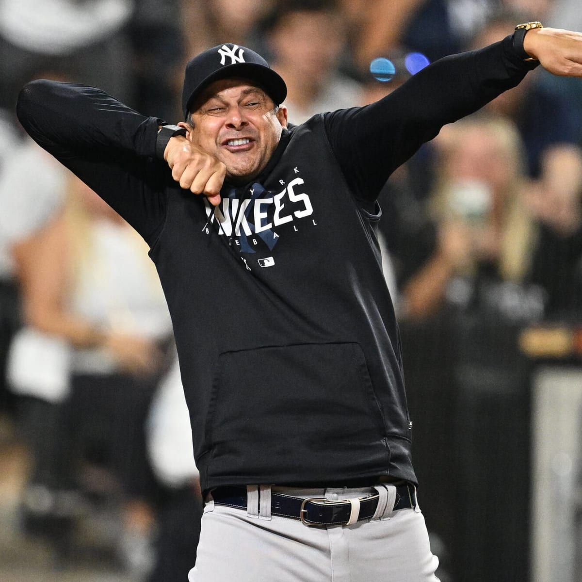 Bret Boone responds to viral ejection of Yankees' Aaron Boone