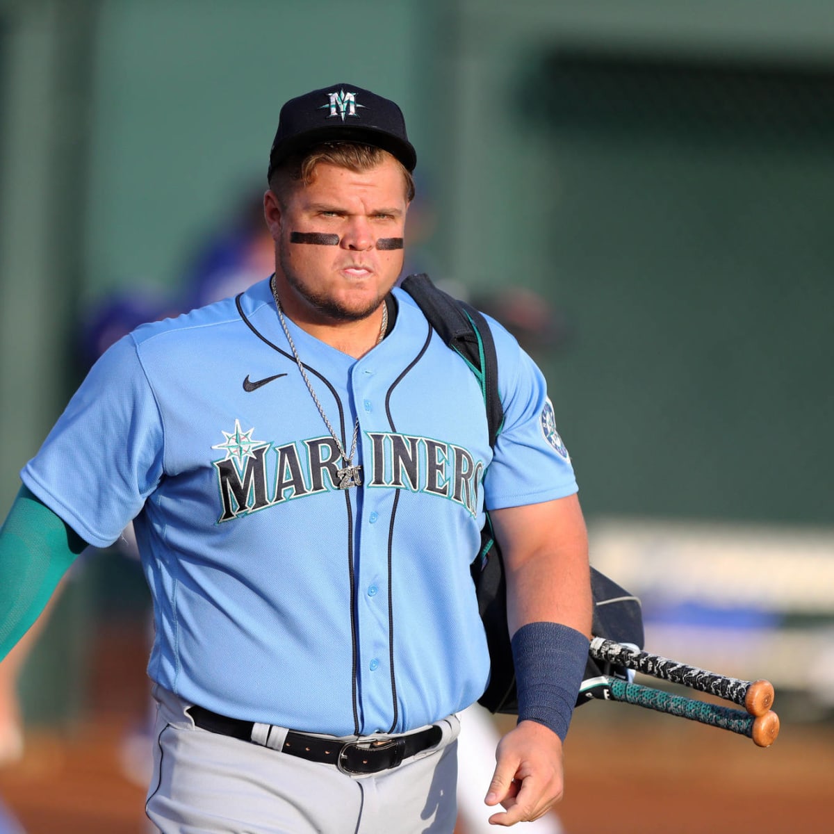 Mariners trade Vogelbach to Blue Jays for cash