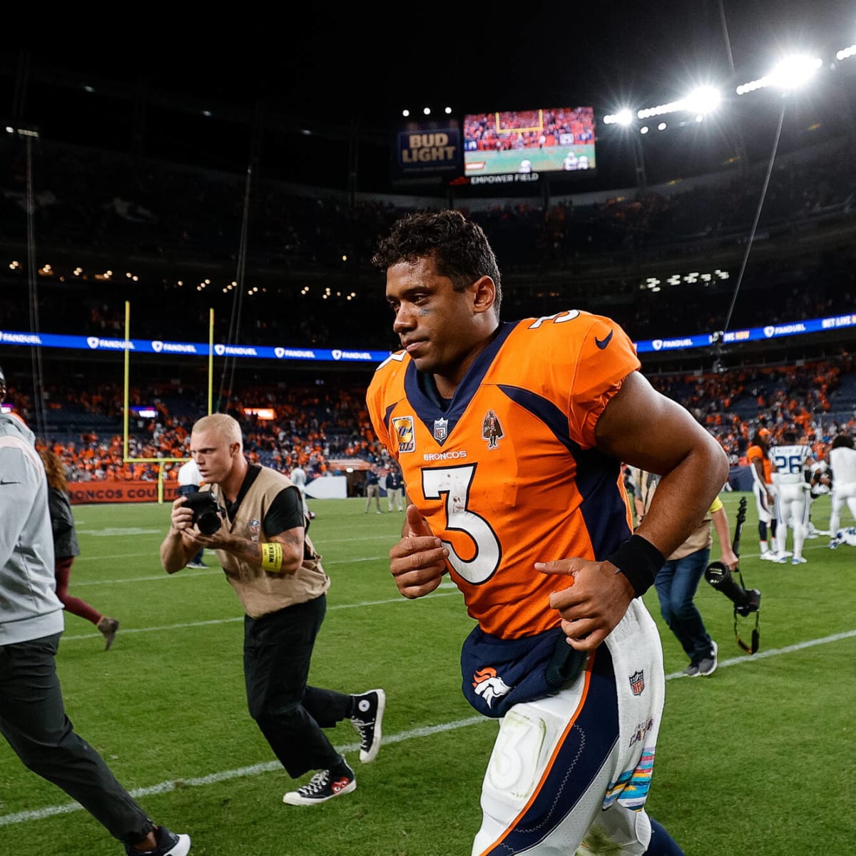 What we learned at Broncos camp today: Denver's run game dominates the  Cowboys and Russell Wilson lights up the red zone