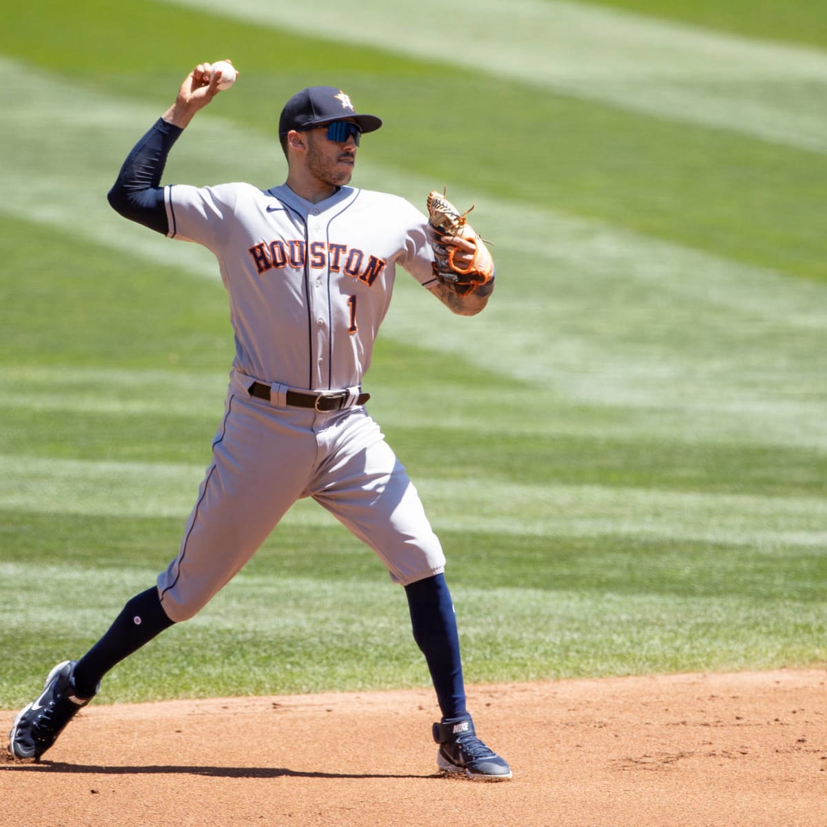 Astros' Carlos Correa on IL for health and safety protocols - The