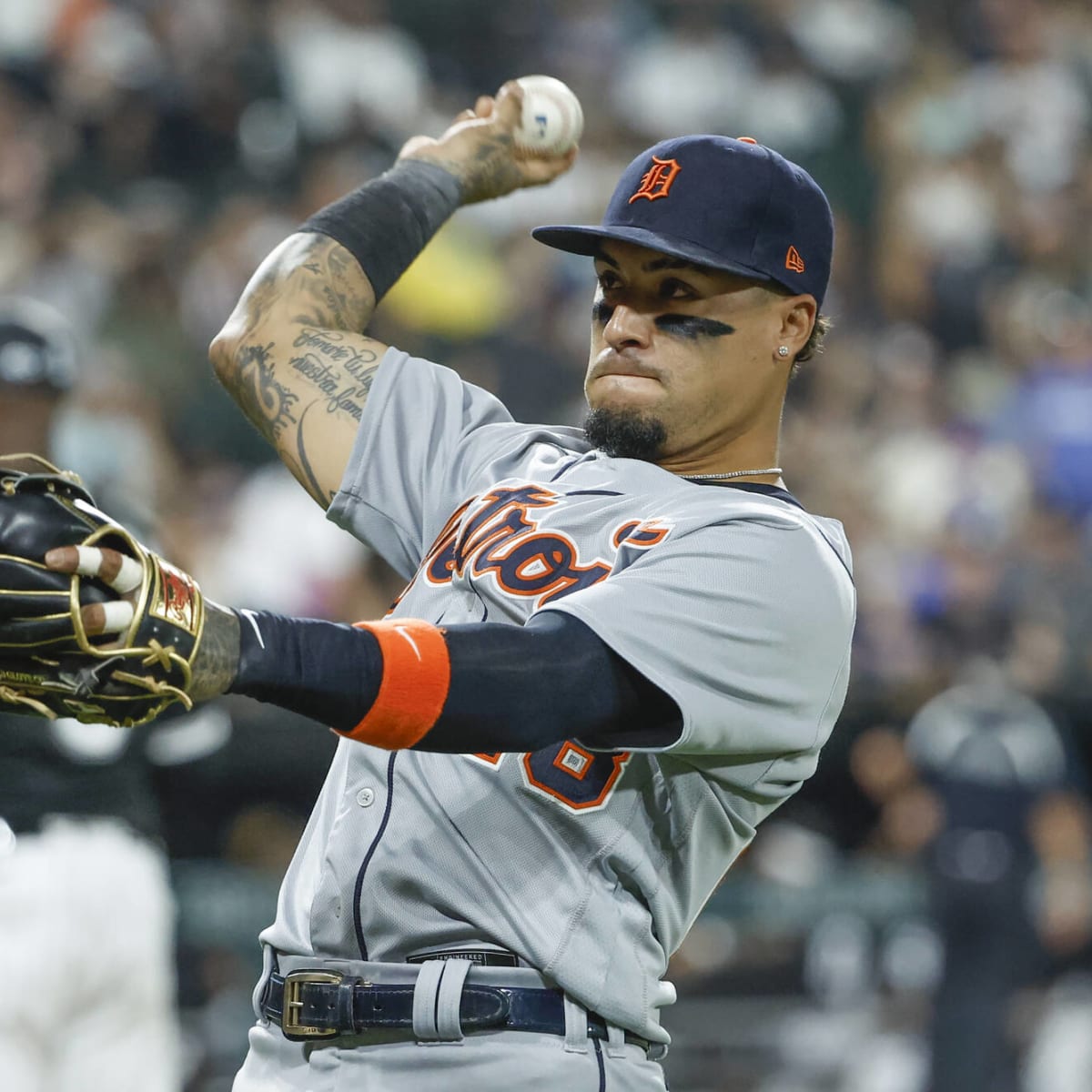 NY Mets' Javy Baez signs with Detroit Tigers on 6-year, $140M deal