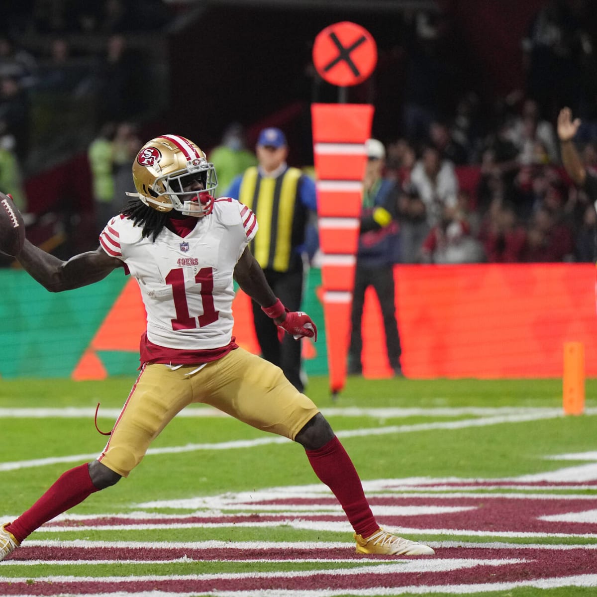 San Francisco 49ers 38-10 Arizona Cardinals: Jimmy Garoppolo throws four  TDs as 49ers win in Mexico, NFL News