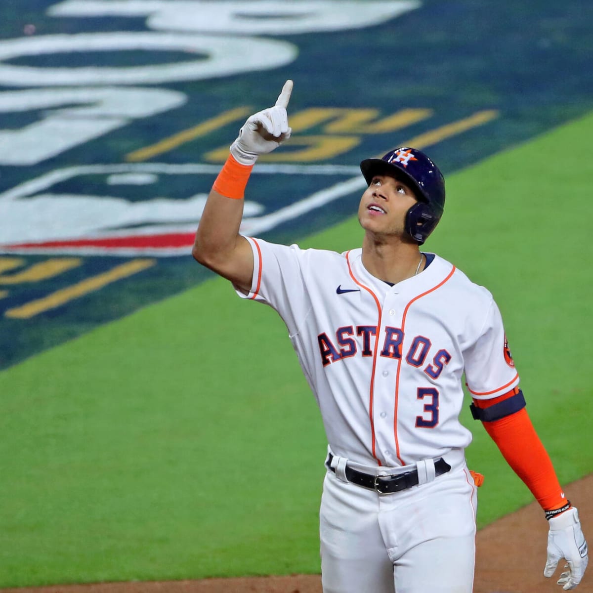 Houston Astros' Jeremy Peña Clearing Flight Path For Landing Rookie of the  Year Hardware