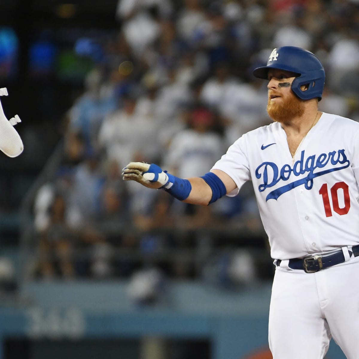 Justin Turner out for remainder of Giants series