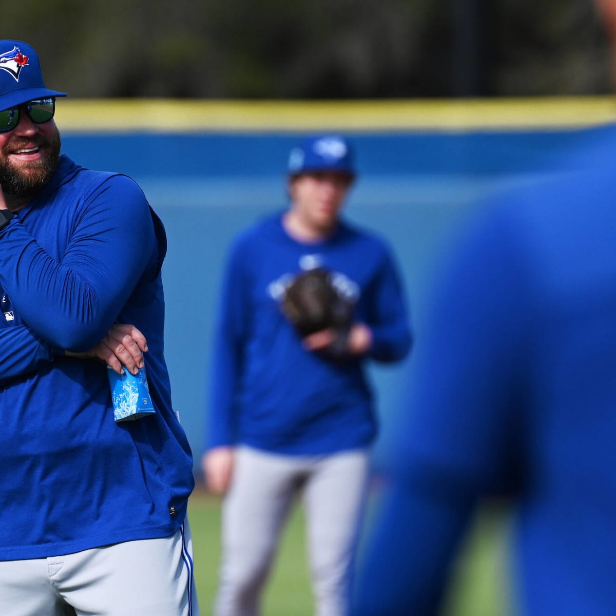 Toronto Blue Jays manager John Schneider saves woman from choking in  restaurant