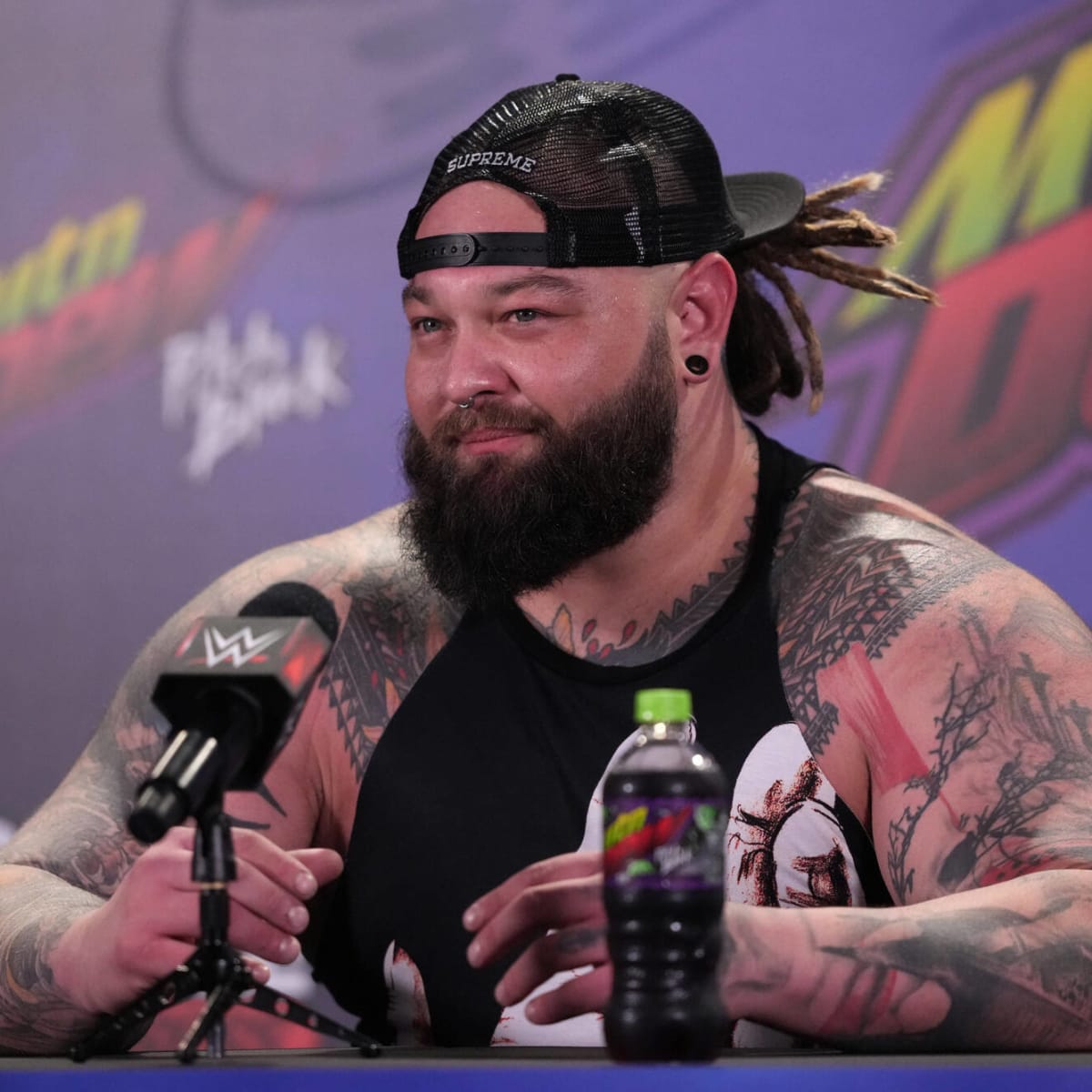 WWE Smackdown!' Pays Tribute to the Late Bray Wyatt and Terry Funk, image size:1200x1200
