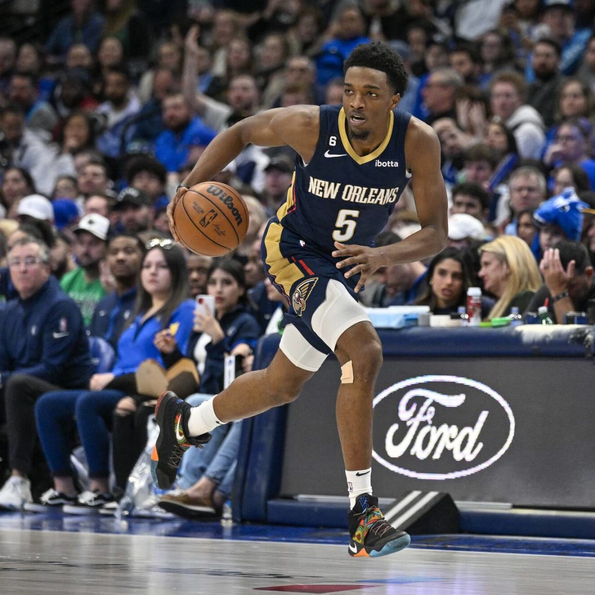 New orleans pelicans moving shop