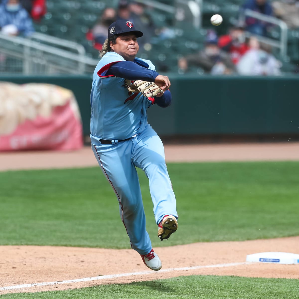 Willians Astudillo throws 46 mph pitches vs. Angels