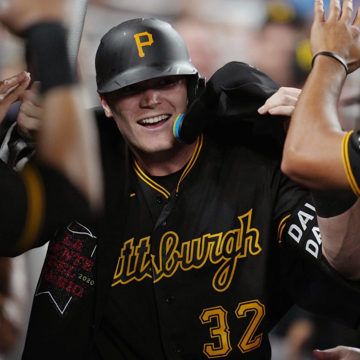 Pittsburgh Pirates players criticize MLB for decision to play