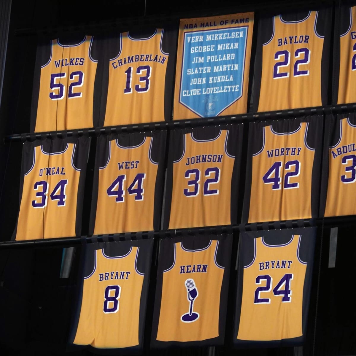 Lakers hang Shaq's No. 34 jersey in the rafters - The San Diego