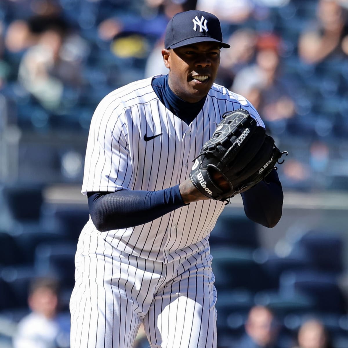 Ex-Yankees closer Aroldis Chapman turned down more money from NL