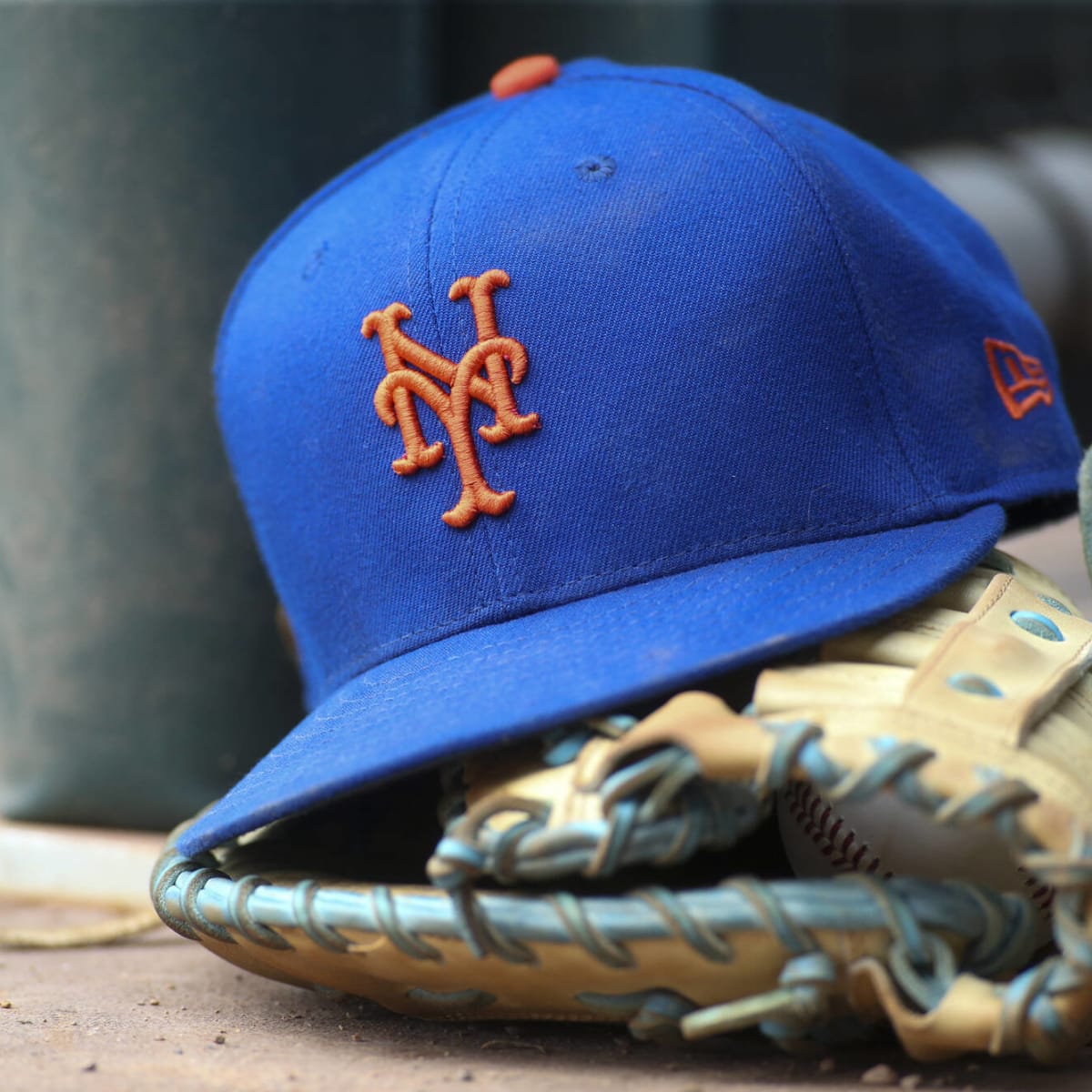 Mets owner vows change from 'Phillies colors' in team's jersey ad patch
