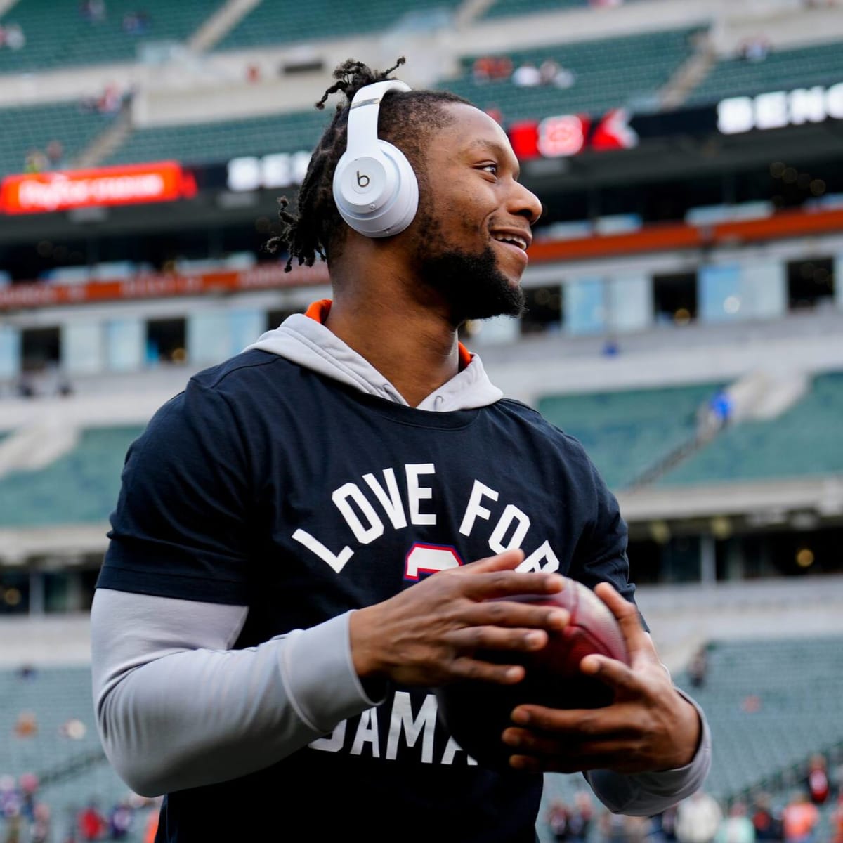 Joe Mixon makes feelings on a would-be coin flip EXTREMELY clear by  trolling NFL with celebration