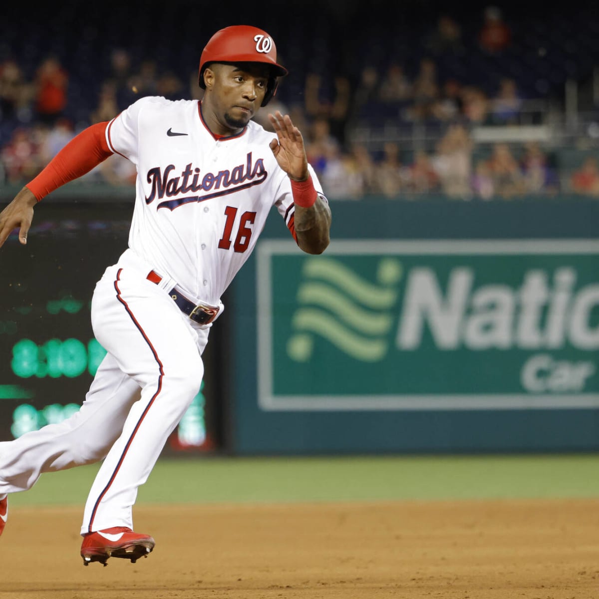 Nationals avoid arbitration with outfielder Victor Robles