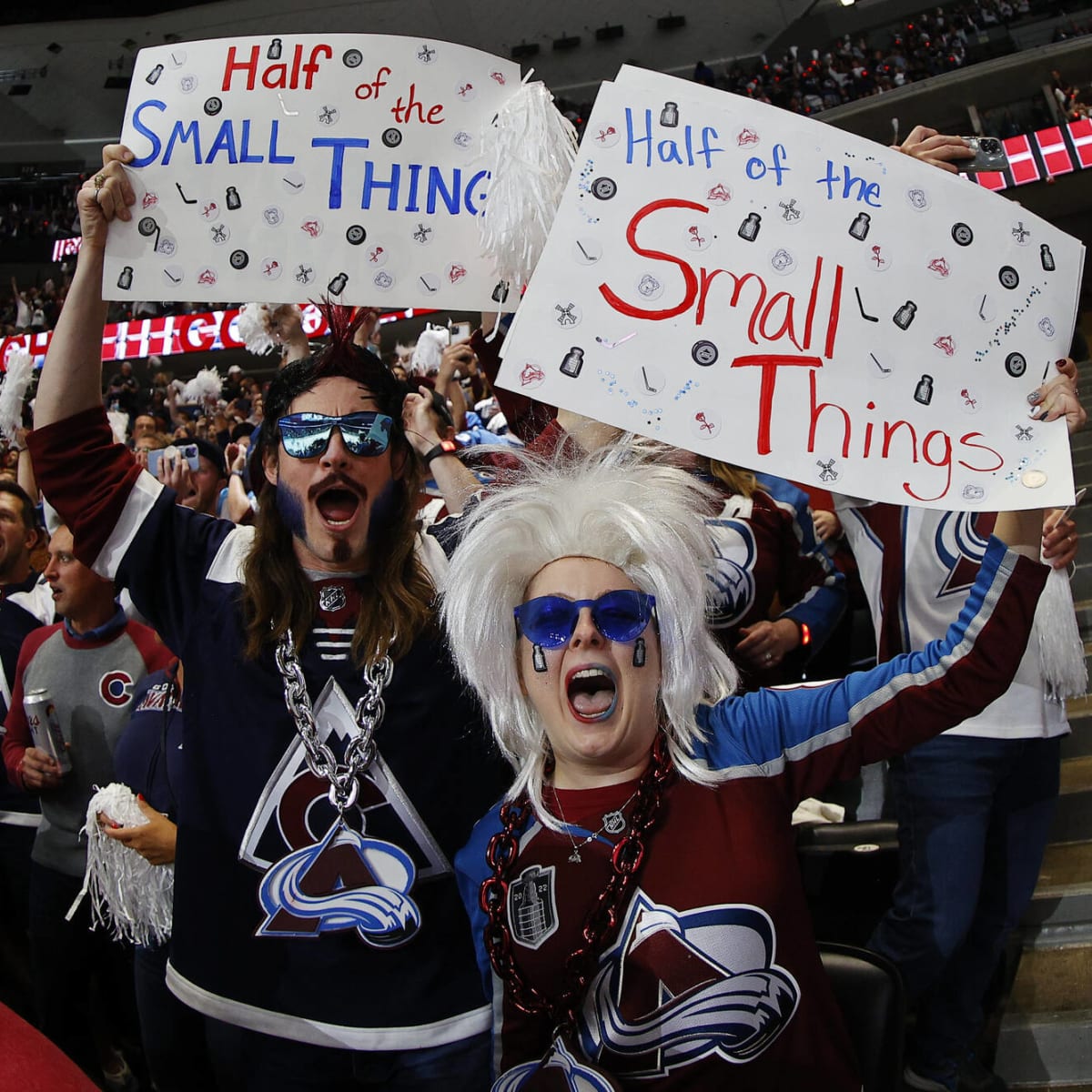 Avalanche Fans Sing All The Small Things During Game 2 of the Stanley Cup  Finals! (6/18/22) 