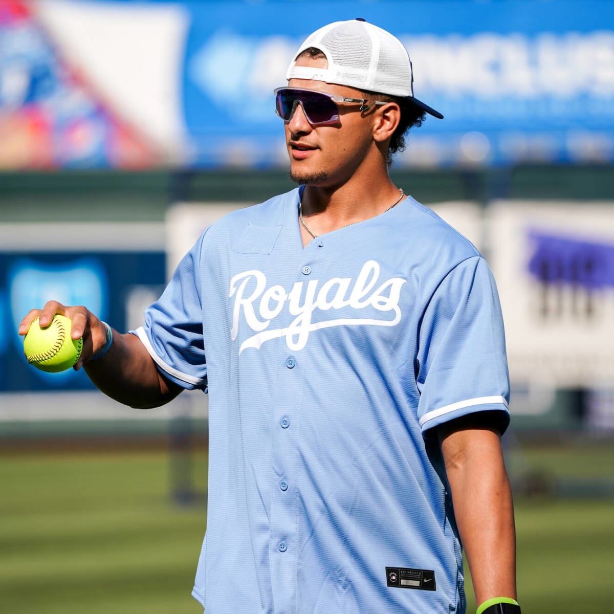 Royals to wear full powder blue uniforms in 2023