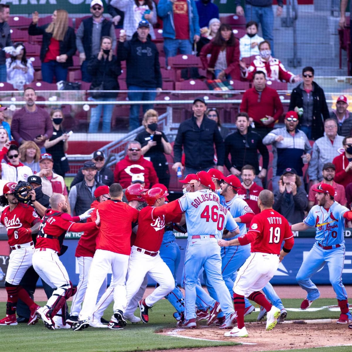 Reds, Cardinals in bench-clearing incident after Nick Castellanos exchange