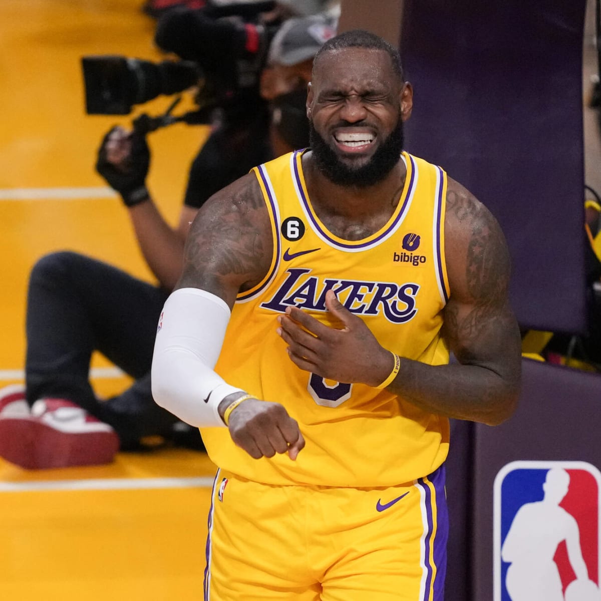 Charles Barkley takes aim at LeBron James and the media Yardbarker