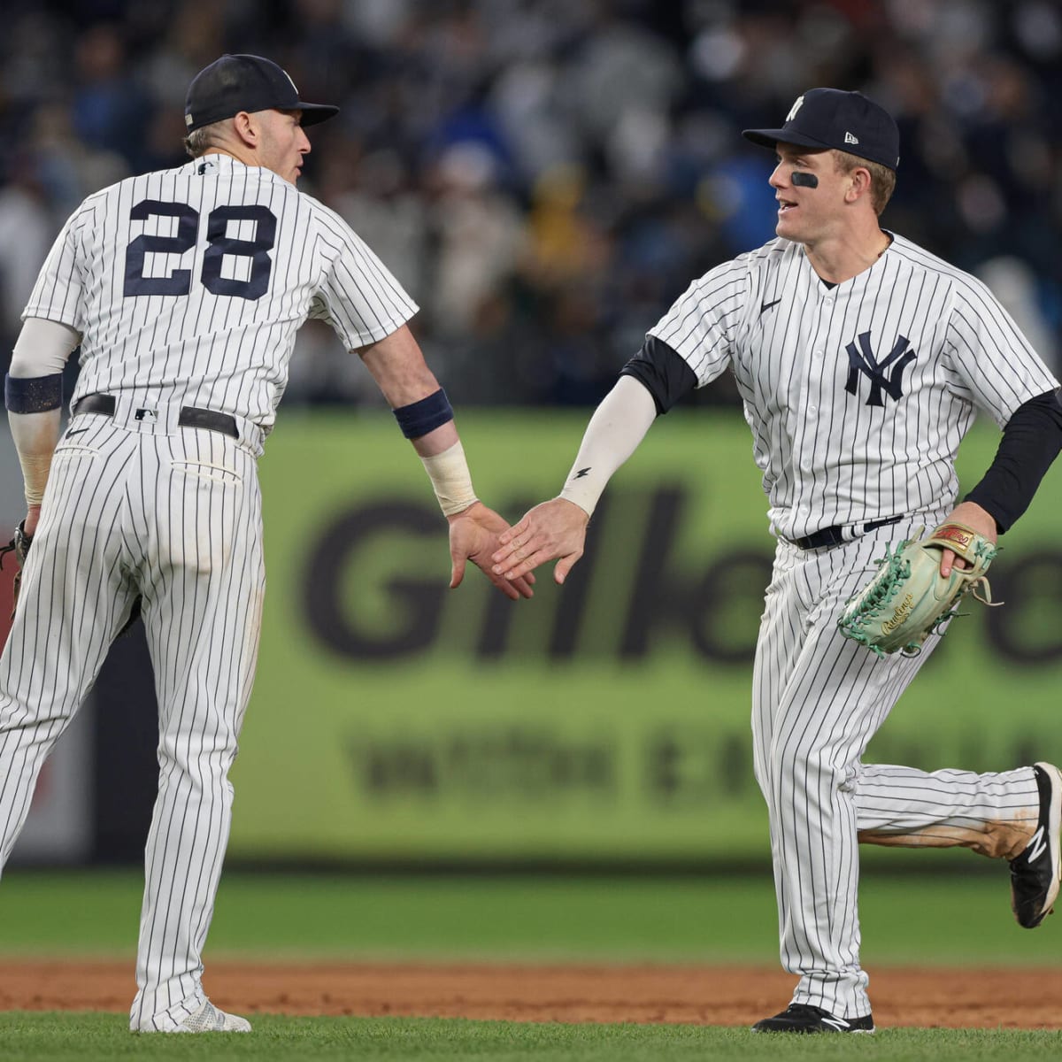 LOOK: Harrison Bader chugs three beers at once in celebration of Yankees'  AL East title 