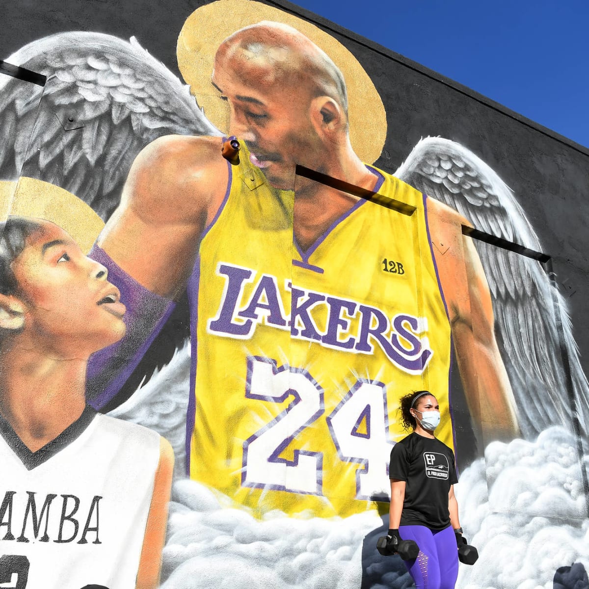 Kobe Bryant's memorable moments against the Sacramento Kings