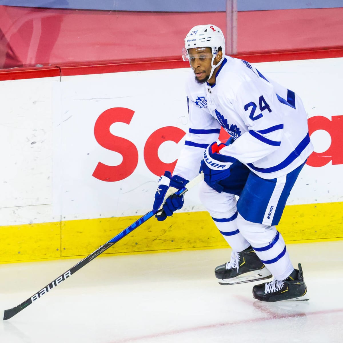 Kings Wayne Simmonds hurts knee in silly post-hit scrum - NBC Sports