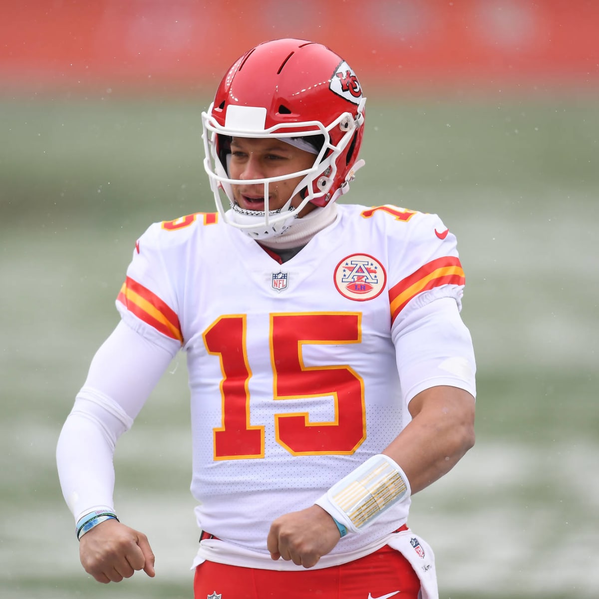 Patrick Mahomes gets kick out of himself in Bears jersey