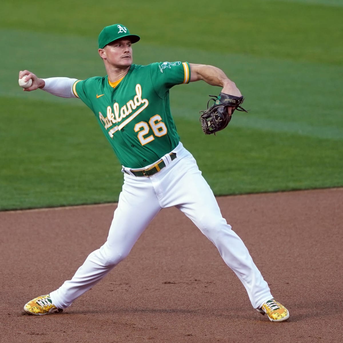 Matt Chapman, Oakland Athletics 3B, out for season with hip injury