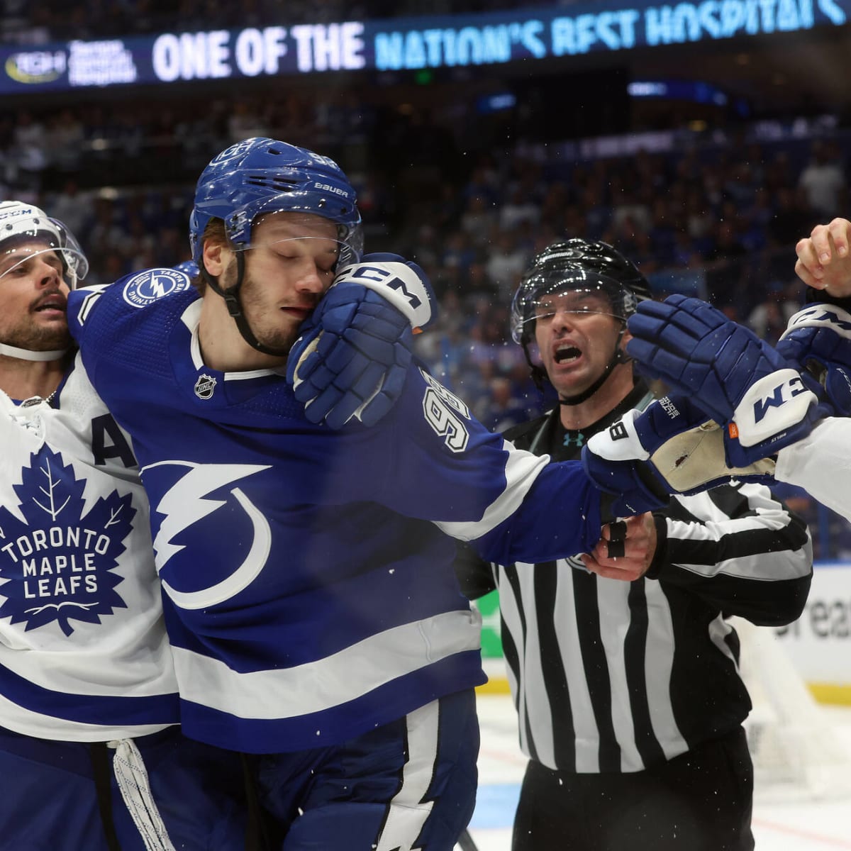 Watch Chaos ensues as Maple Leafs, Lightning superstars fight Yardbarker